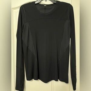 EUC Lululemon black long sleeve top size 8